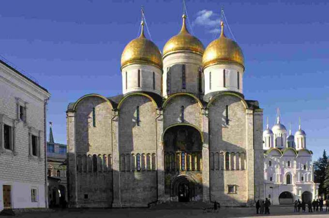 Katedral Asumsi, Katedral Asrama, Kremlin, Moskow, Rusia, kubah bawang emas