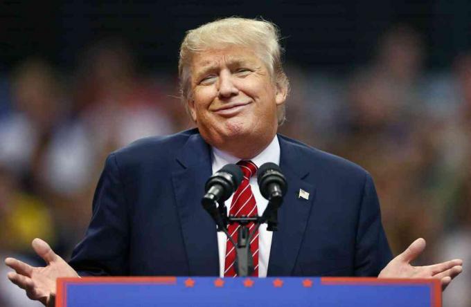 Donald Trump Mengadakan Kampanye di Dallas