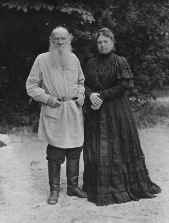 Foto Leo Tolstoy dan istrinya Sonya