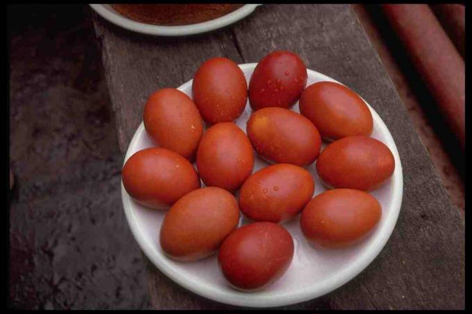 Telur Paskah Merah
