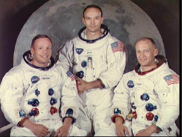 Sebuah potret awak Apollo 11 termasuk Neil Armstrong, Michael Collins, dan Buzz Aldrin.