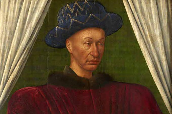 Charles VII dari Perancis dengan kemeja merah dan topi biru.