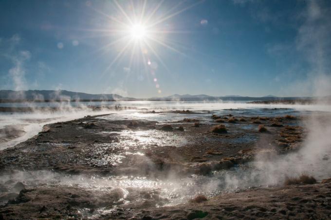 Uap di permukaan yang panas - Bolivia