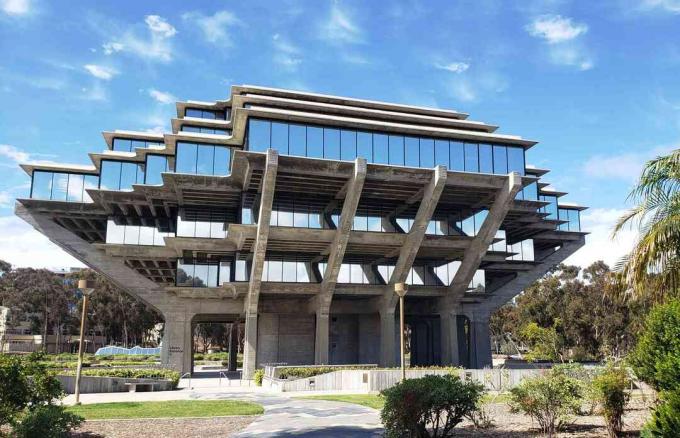 Perpustakaan Geisel di UCSD