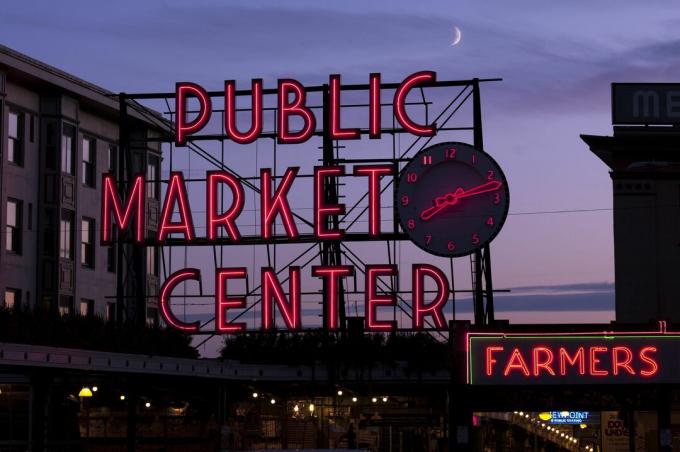 outdoor sign in neon merah, Public Market Center Farmers