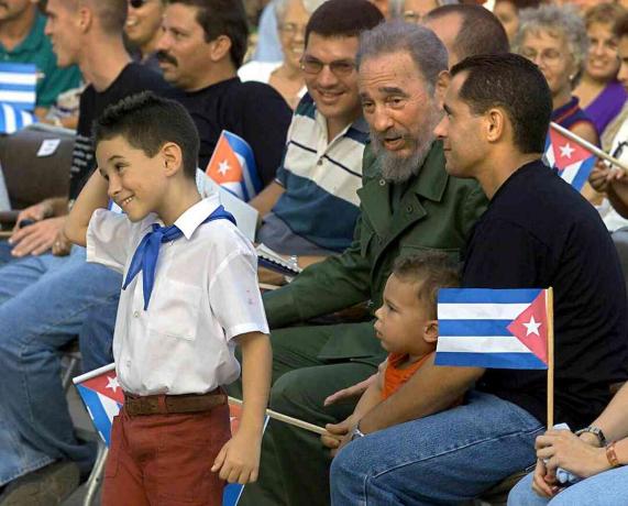 Elián dan Juan Miguel González bersama Fidel Castro