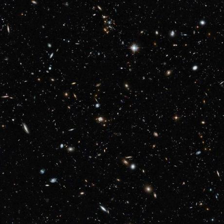 Penampang lintang Hubble dari galaksi