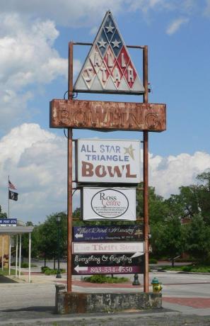 Arena Bowling Segitiga All-Star di Orangeburg, Carolina Selatan.