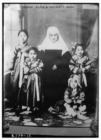 George Grantham Bain adalah jurnalis foto di Korea selama awal abad ke-20