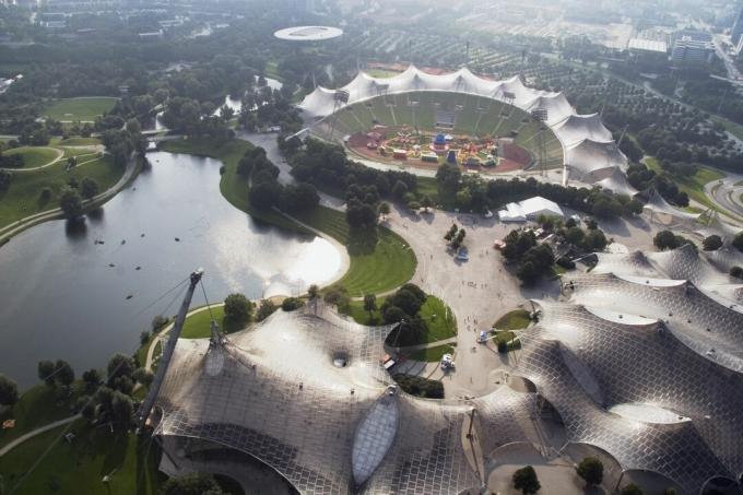 Pemandangan udara Desa Olimpiade di Munich, Jerman, 1972