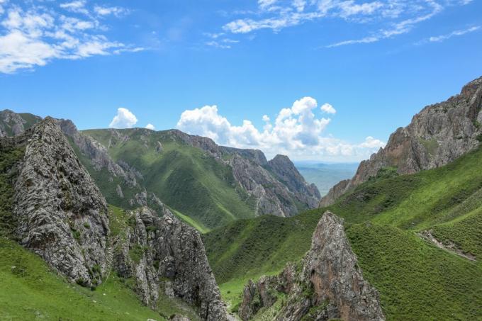 Merebut Gua Biashiya Karst di Dataran Tinggi Tibet