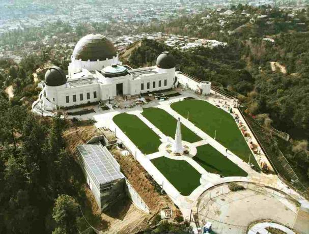 Observatorium Griffith dari udara.