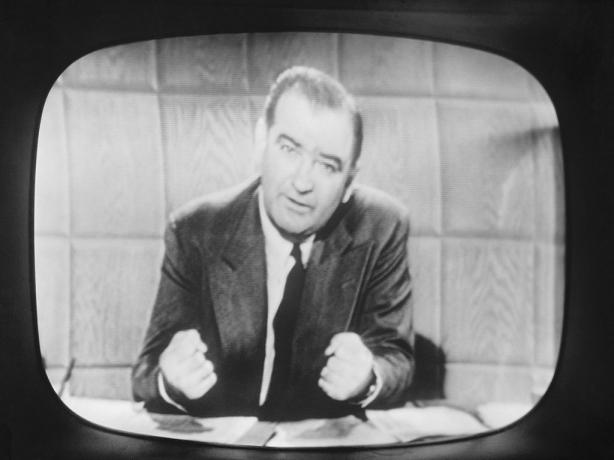 Senator Joseph R. McCarthy di Siaran Televisi