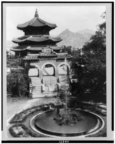 Foto oleh Frank Carpenter, 1925.