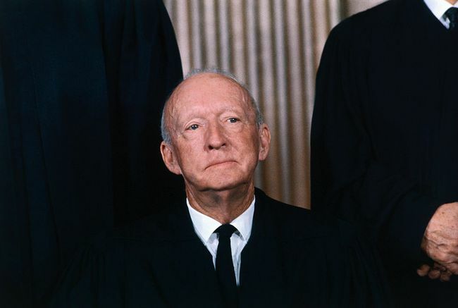 Hakim Agung, Huge L. Hitam.