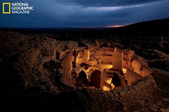 Pre-Pottery Neolithic Cult Enclosure di Gobekli Tepe