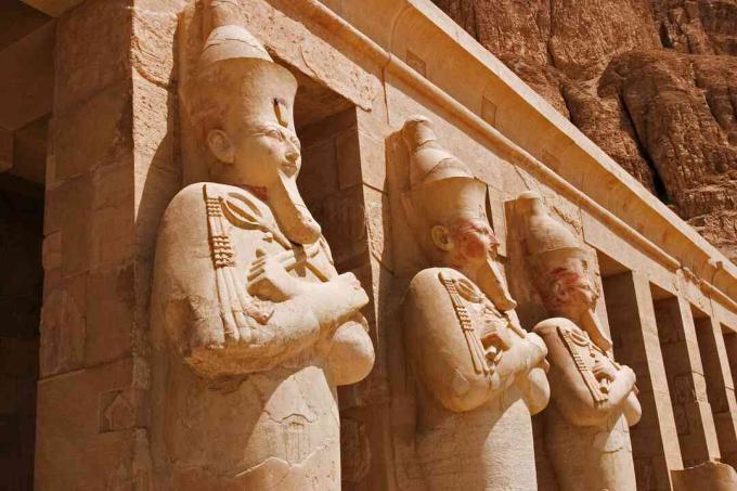 Ratu Hatshepsut sebagai Osiris