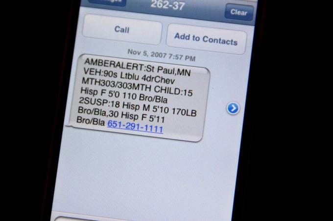 Pesan teks pada iPhone yang mengumumkan Peringatan AMBER