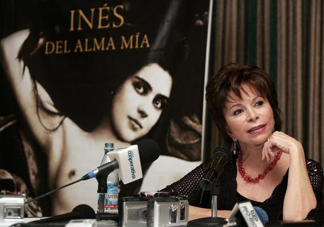 Isabel Allende menyajikan bukunya 